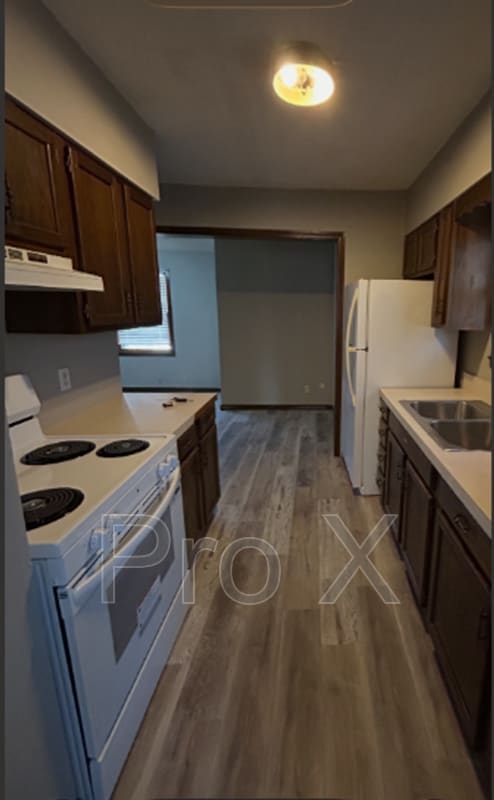 Building Photo - 419 E Jackson St