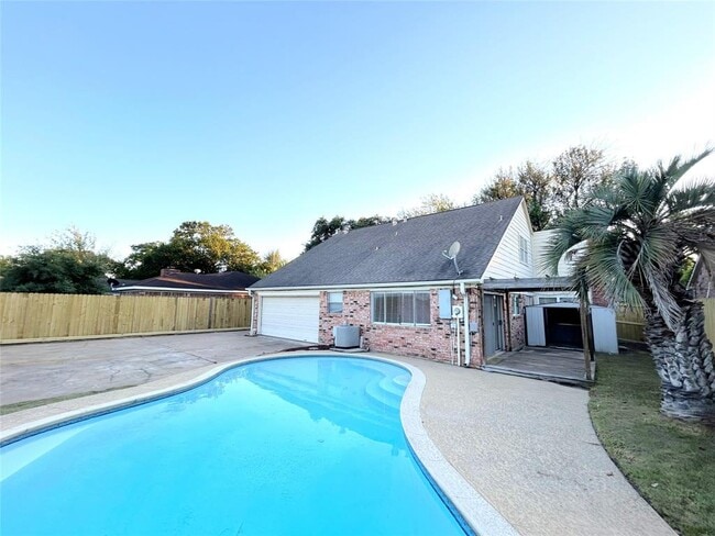 Building Photo - 119 Asheboro Dr