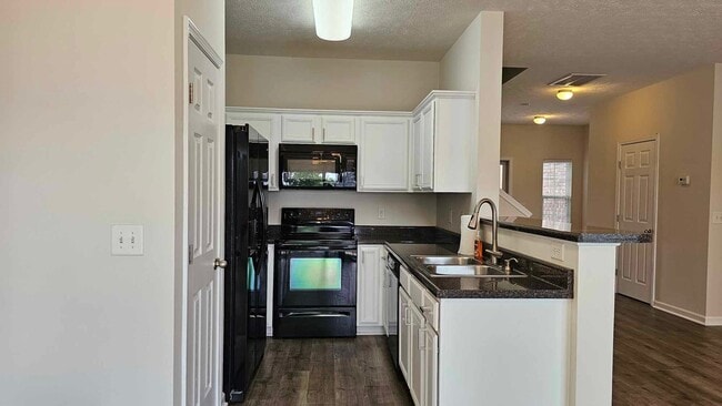 Building Photo - Brentwood Town home for lease