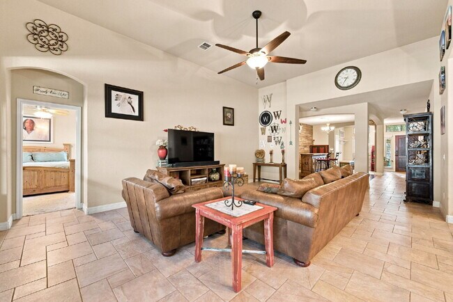 Building Photo - 8951 Highland Dawn