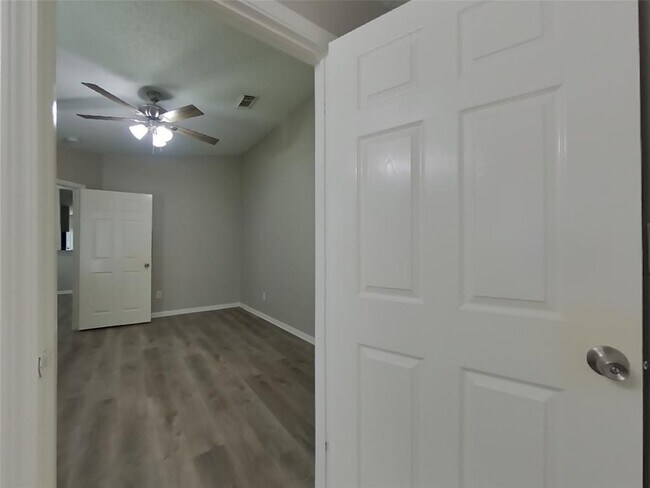 Building Photo - 3211 Kelling St