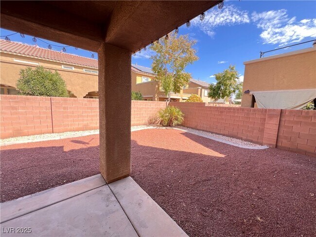 Building Photo - 5628 Granville Lake St