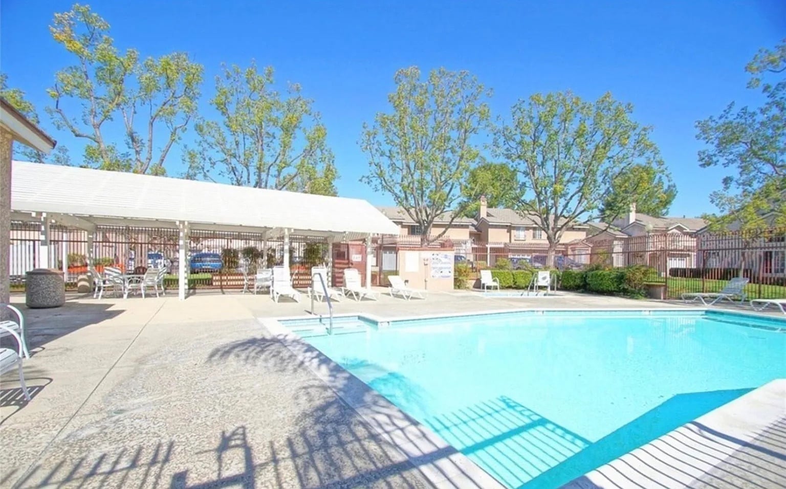 Community pool and spa - 7367 Belpine Pl