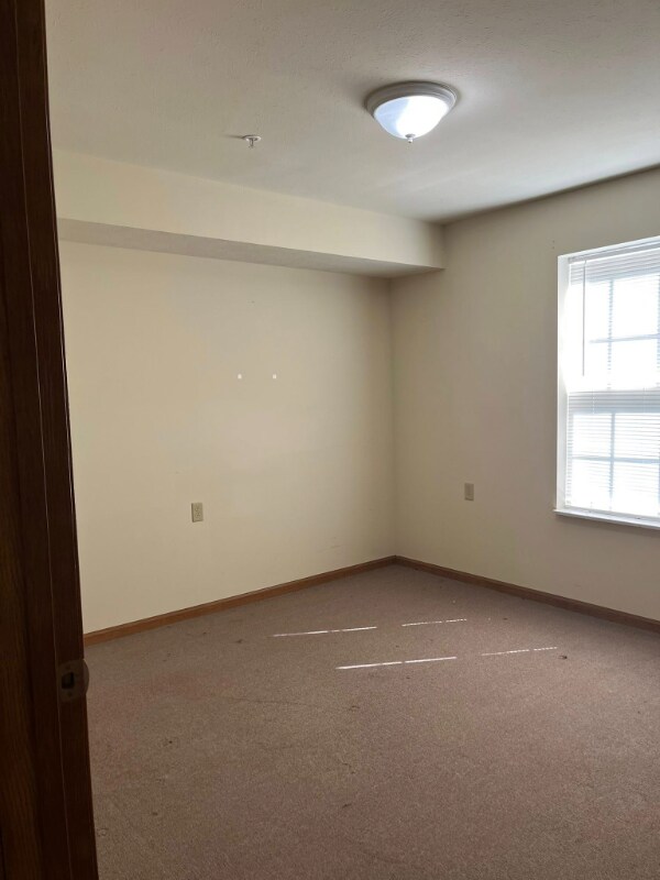 Building Photo - 185 Elk Village Dr
