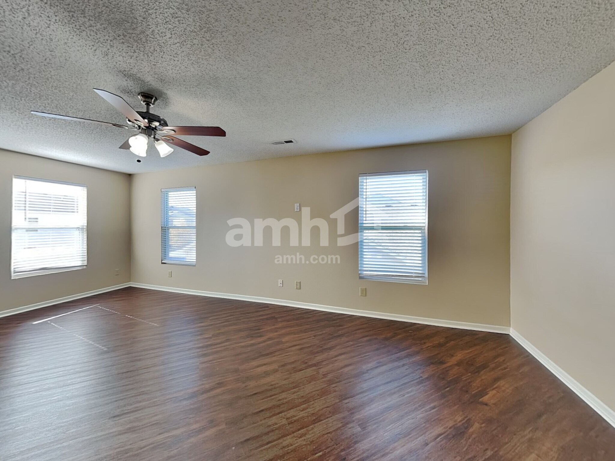 Building Photo - 10383 Homestead Dr