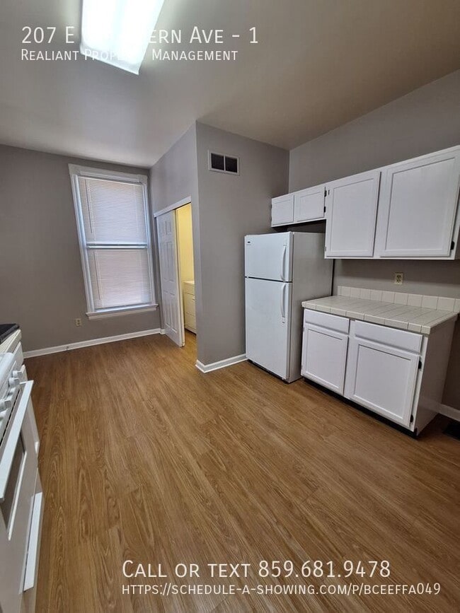 Building Photo - 207 E Southern Ave