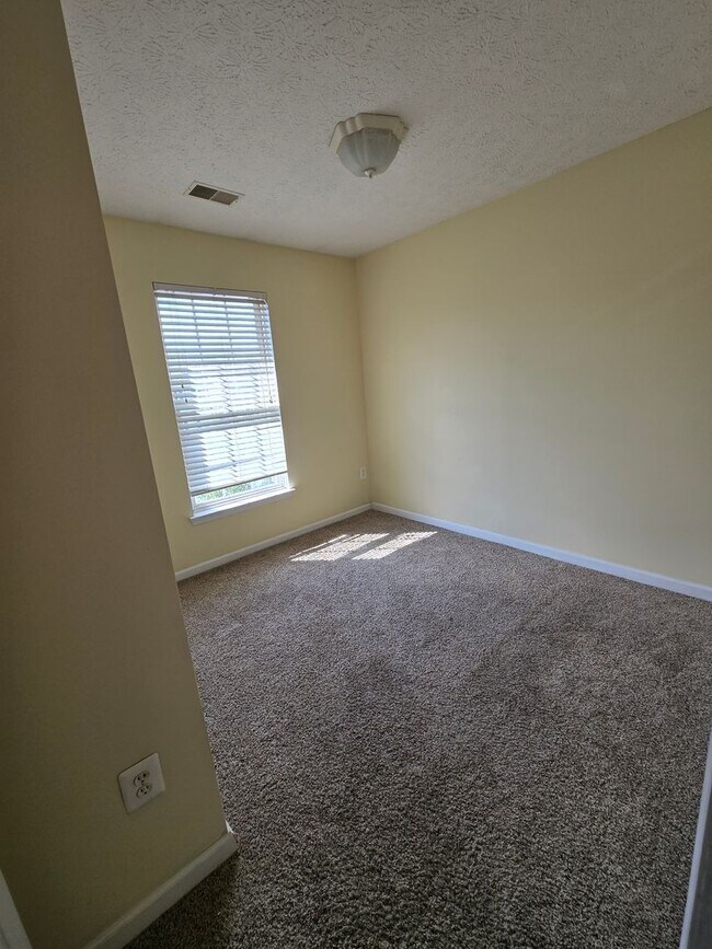 Building Photo - 4927 Bristle Cone Cir