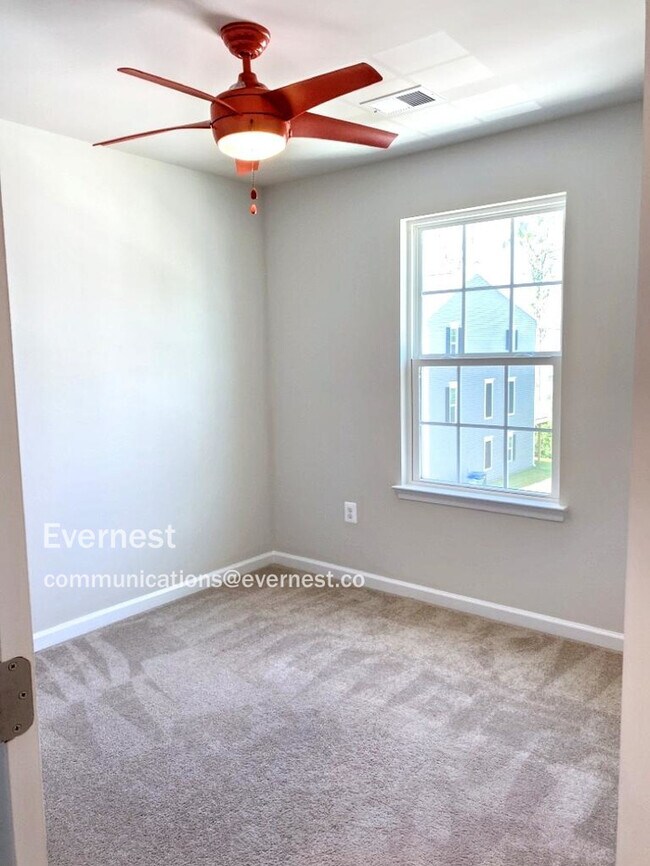 Building Photo - 8433 Devries Ln
