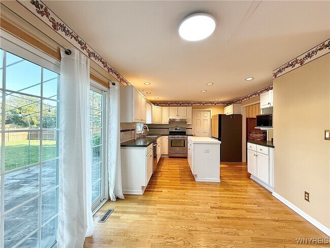 Building Photo - 1 Monta Vista Ct