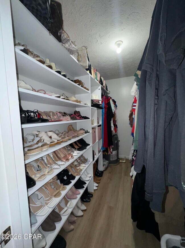 Building Photo - 1416 N Gray Ave