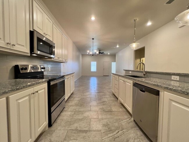 Building Photo - 5508 Lehigh St