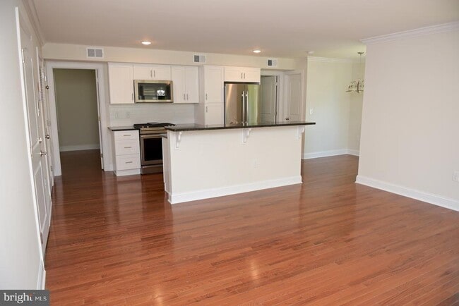 Building Photo - 205 Nassau St