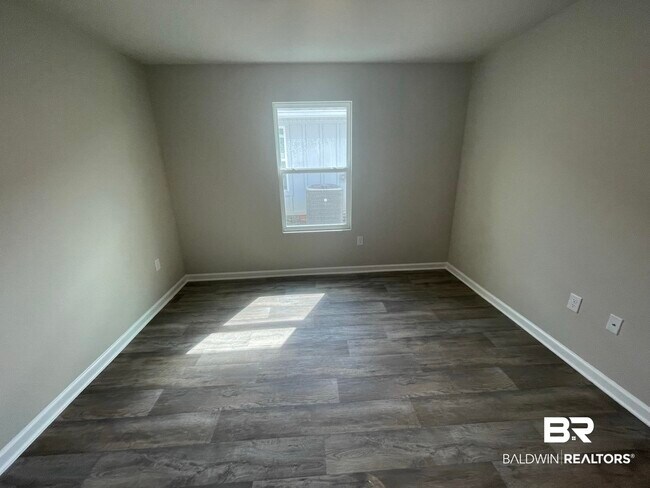 Building Photo - 213 Burnston Way
