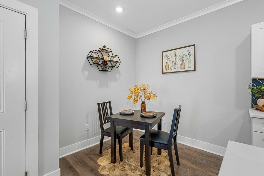 Building Photo - Pointe Grand on Main