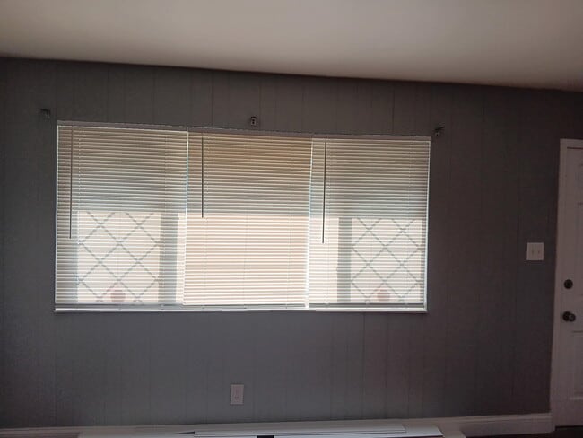 Building Photo - 8862 Zodiac Dr