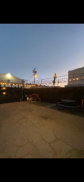 Building Photo - 2421 Hunter St