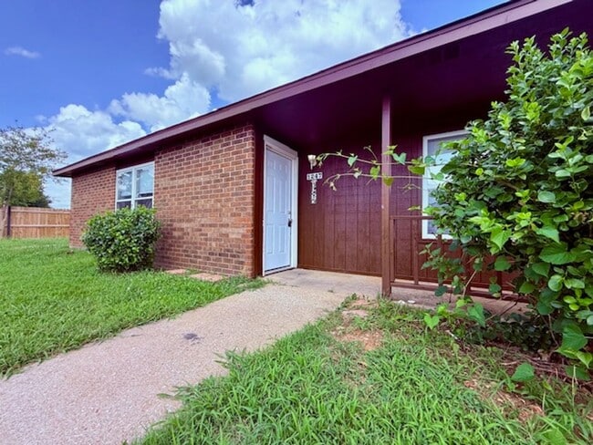 Building Photo - ***1247 W. Sunset***