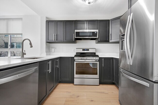 Building Photo - 350 G St SW