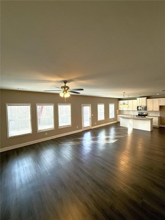 Building Photo - 827 Wellford Ave