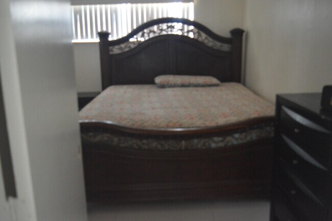 Building Photo - 896 SW 64th Terrace