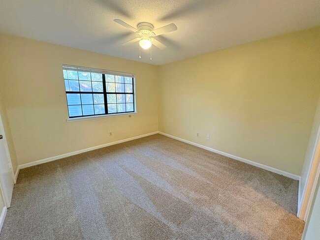 Building Photo - 3701 Donovan Dr