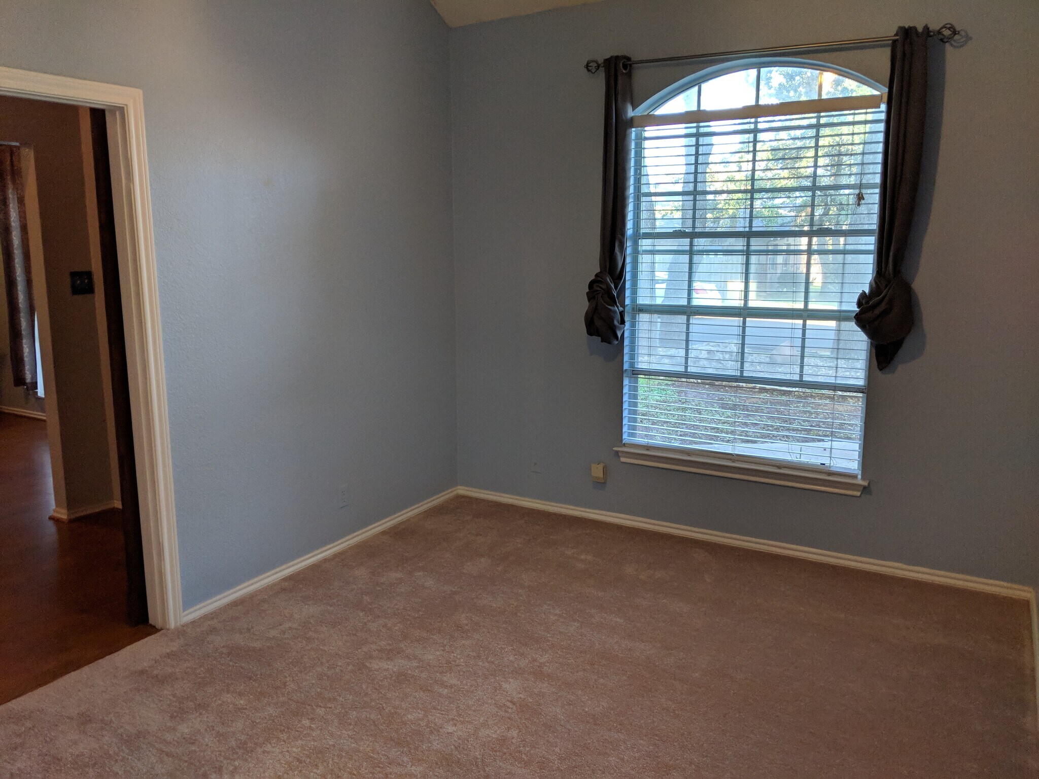 Building Photo - 1308 Meadow Lark Dr