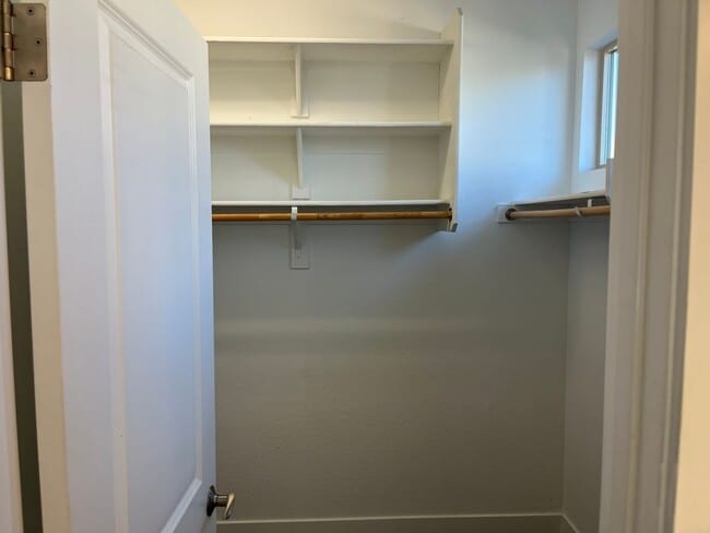 Building Photo - 3865 S 183rd Dr