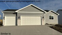 Building Photo - 3055 Fairfield Dr