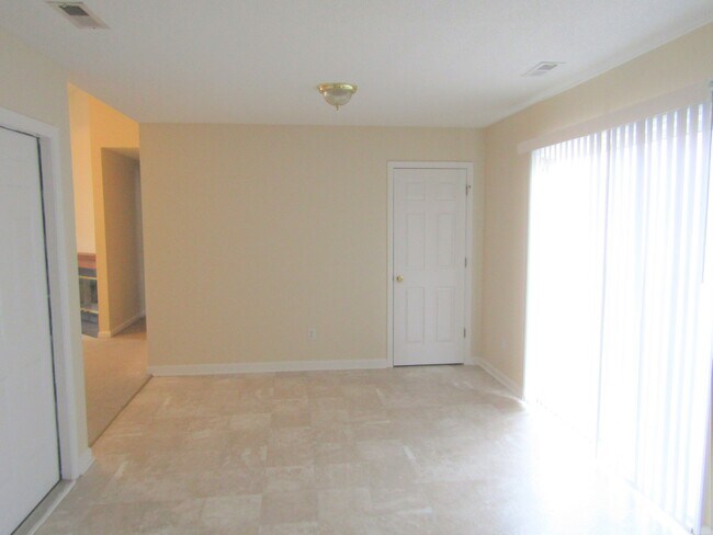 Building Photo - 205 Stag Ct