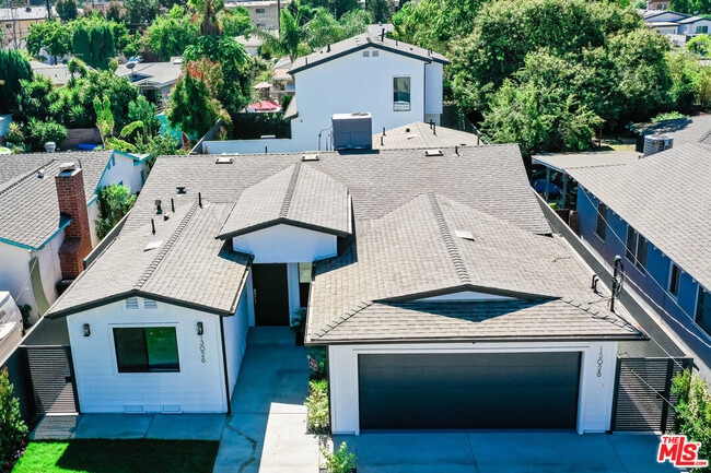 Building Photo - 13026 Calvert St