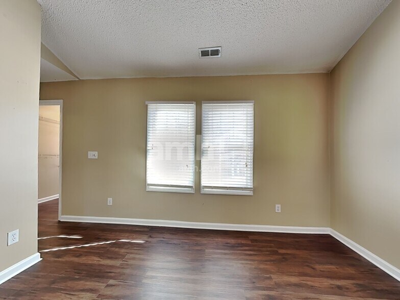 Building Photo - 505 Westminster Dr