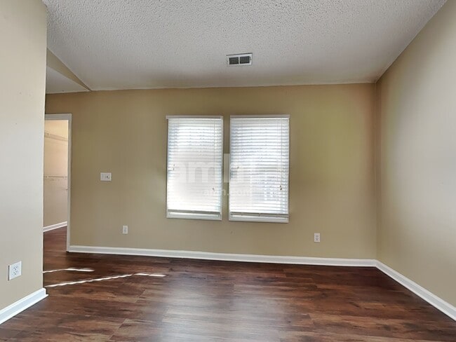 Building Photo - 505 Westminster Dr