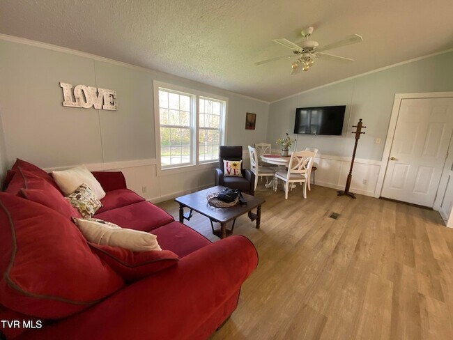 Building Photo - 21570 Alvarado Rd