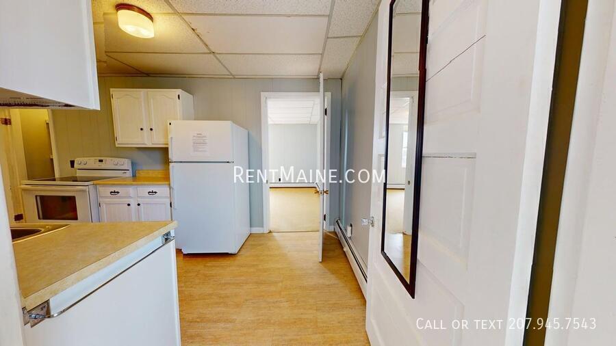 Building Photo - 281 Main St