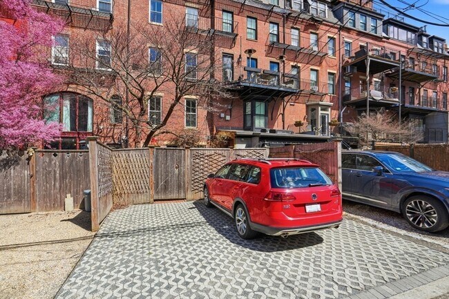 Building Photo - 150 W Concord St