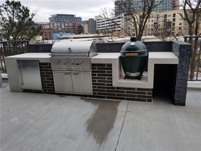 Building Photo - 788 West Marietta St NW