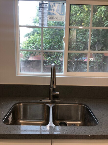 Building Photo - 4831 Alcove Ave