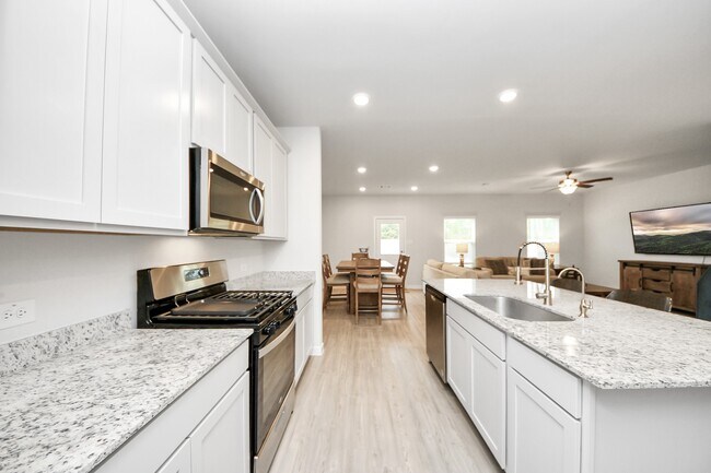 Building Photo - 25089 Pomegranate Pl