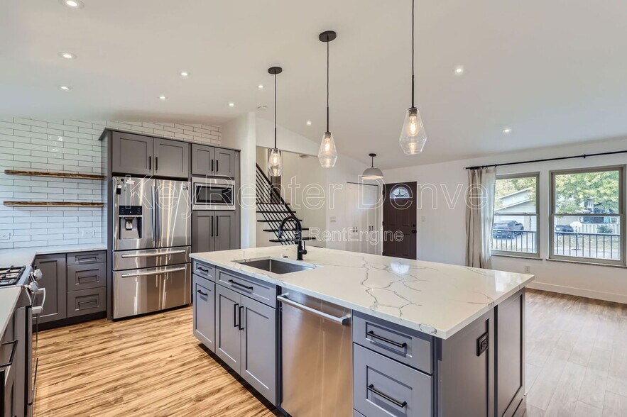 Building Photo - 5802 Queen St