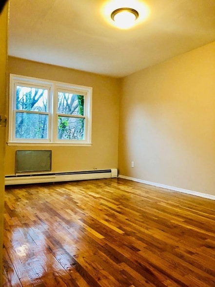 Building Photo - 135-32 82nd Ave