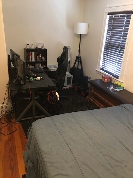 Building Photo - 21 Warner St