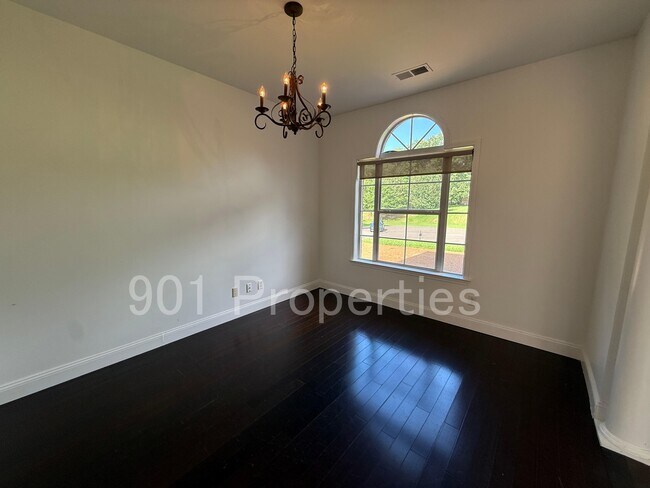 Building Photo - 5167 Rachel Forest Cove