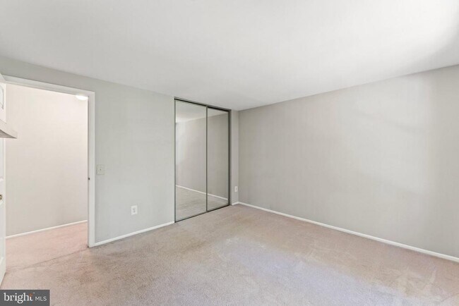 Building Photo - 6014 Martins Landing Ln