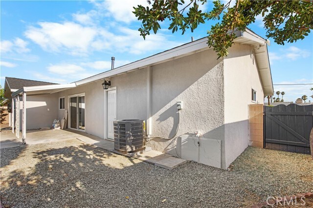 Building Photo - 1340 W Whittier Ave