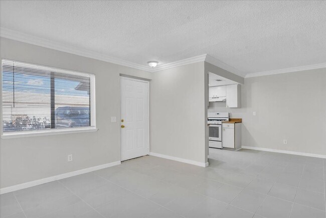 Building Photo - Beautiful 2 BD | 2 Bath