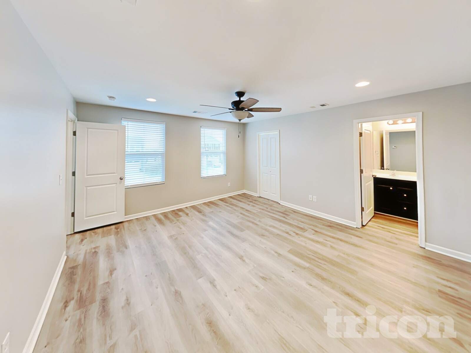 Building Photo - 1845 Belle Arbor Dr