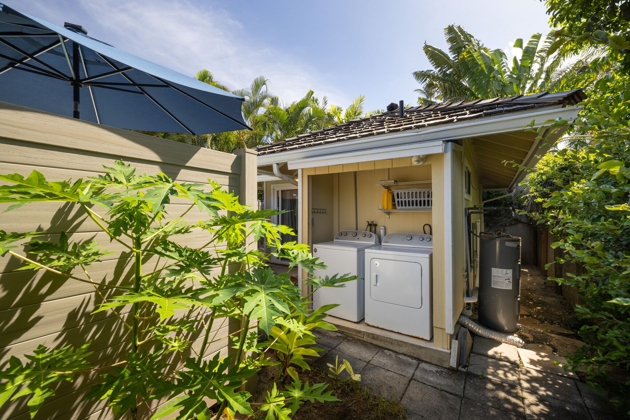 private Washer and Dryer - 811 N Kalaheo Ave
