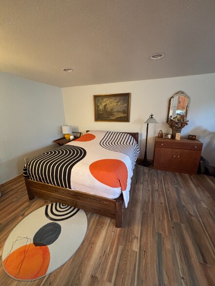 Building Photo - 539 29th Ave S