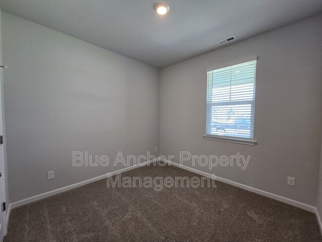 Building Photo - 77 Bonaparte St