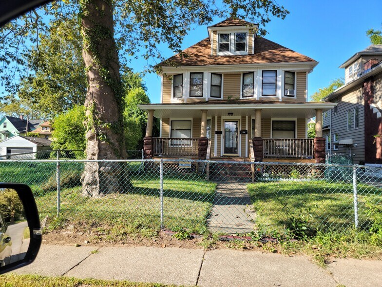 Primary Photo - 9715 Parkgate Ave